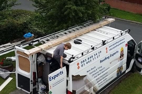 MJ-Roofing-More-Team-Working